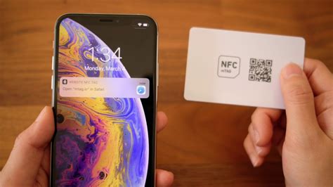 iPhone XS nfc reader